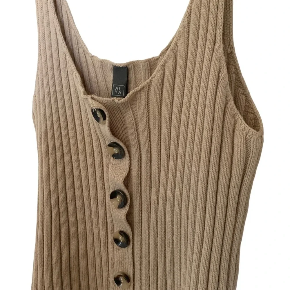 Francescas ALYA | Y2K size Large knit sweater top with buttons sleeveless 90's